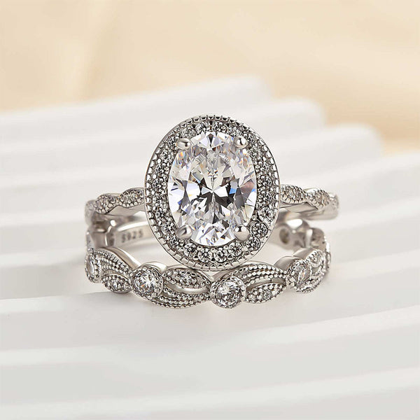 Iveriel 1.5 Carat Oval Stackable Moissanite Ring