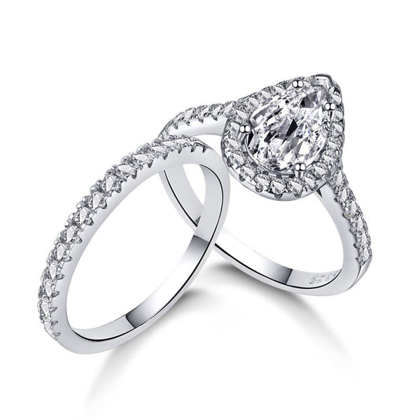 Malorwen 2 Carat Pear Halo Moissanite Ring Set