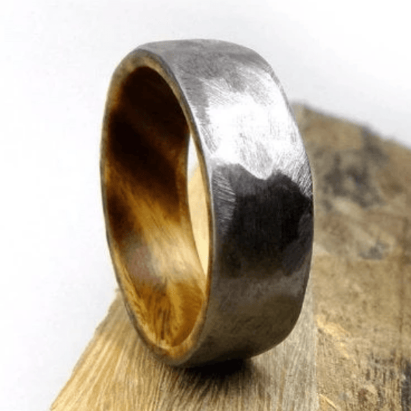 Aethria Moissanite Band