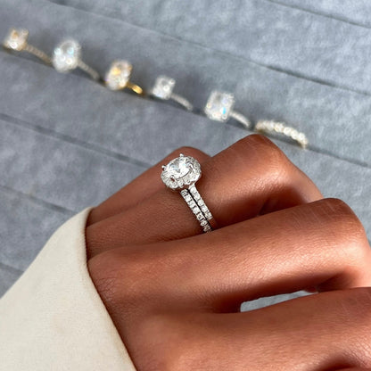 Pelenria 2 Carat Round Brilliant Halo Moissanite Ring Set in 925 Silver