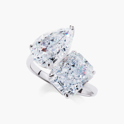 Lalinor engagement ring with 6.5-carat pear-shaped moissanite stones in Toi Et Moi design