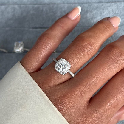 Pelenria 2 Carat Round Brilliant Halo Moissanite Ring Set in 925 Silver