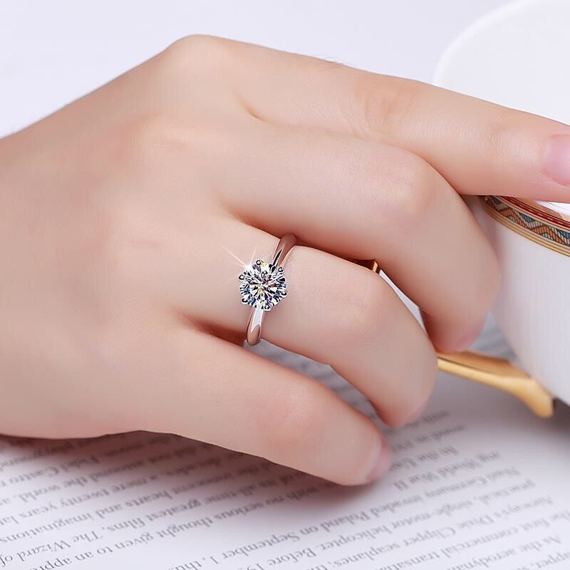 Ilyndra 5 Carat Round Brilliant Solitaire Moissanite Ring in 925 Silver