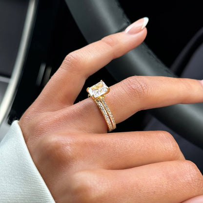 Raelawen 0.2 Carat Round Brilliant Eternity Moissanite Band in 18K Yellow Gold