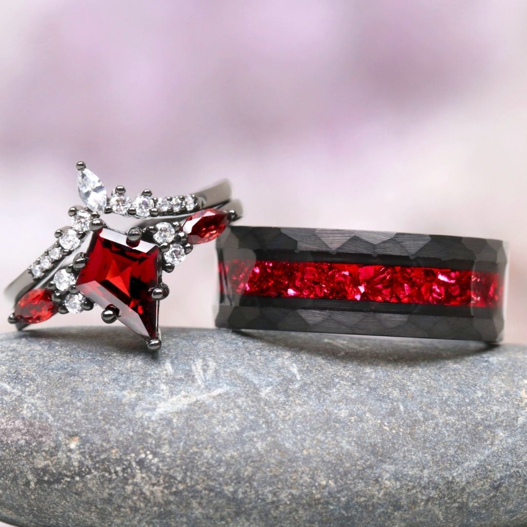 Lunethil 1.6 Carat Kite Stackable Garnet Ring Set in Black Rhodium