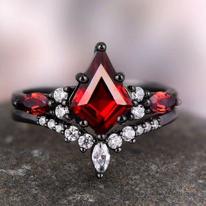 Lunethil 1.6 Carat Kite Stackable Garnet Ring Set in Black Rhodium