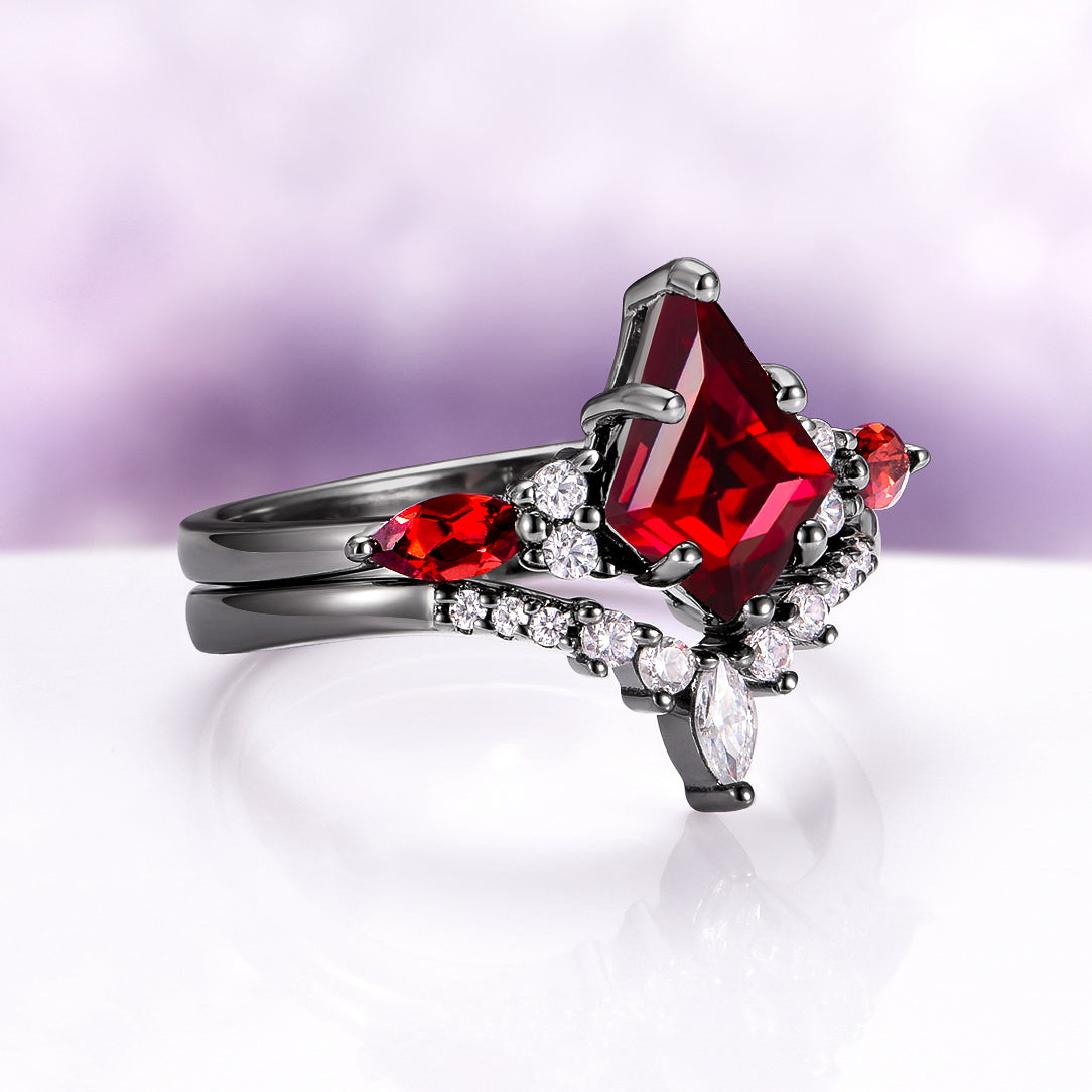 Lunethil 1.6 Carat Kite Stackable Garnet Ring Set in Black Rhodium