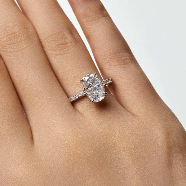 Cherie ring Aeloria with 2 carat oval moissanite solitaire on hand