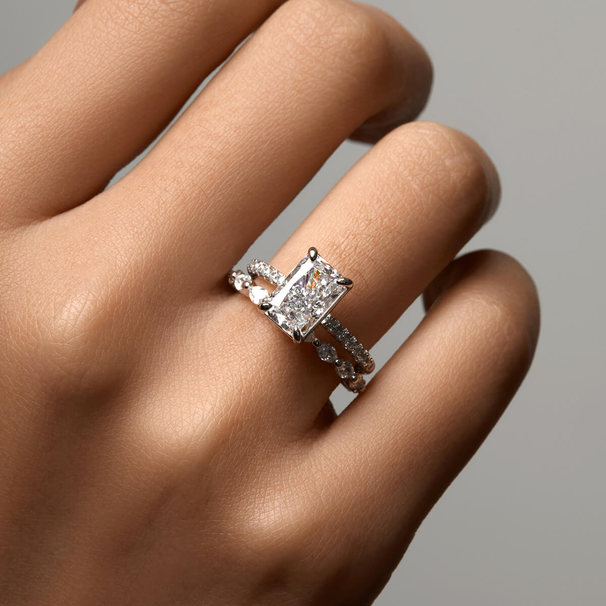 Yeloria 2.3 Carat Radiant Solitaire Moissanite Ring in 925 Silver