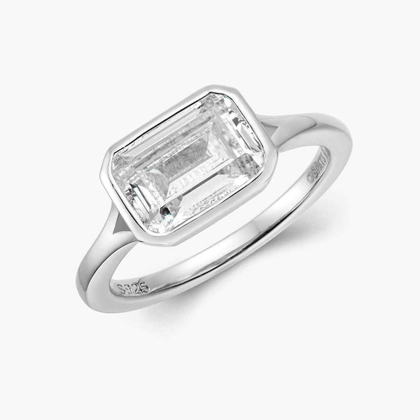 Roen Ring Damariel with 2.3 carat emerald-shaped moissanite and split shank design