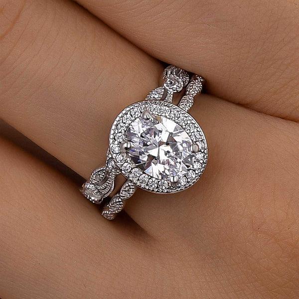Iveriel 1.5 Carat Oval Stackable Moissanite Ring