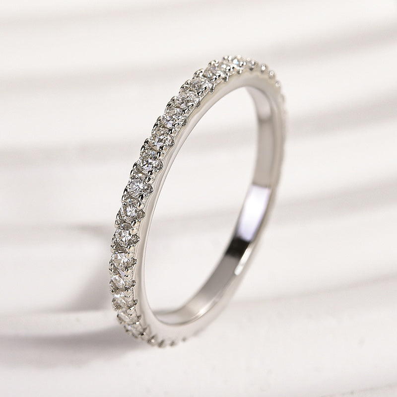 Sorenwen 0.5 Carat Round Brilliant Eternity Moissanite Band
