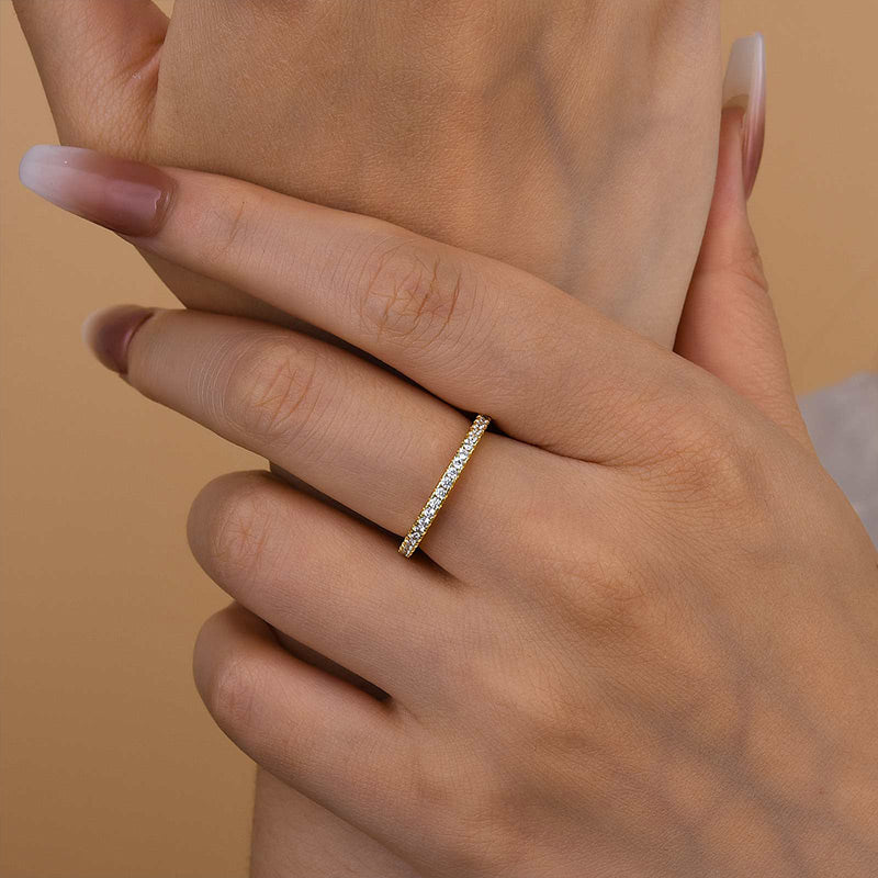 Sorenwen 0.5 Carat Round Brilliant Eternity Moissanite Band