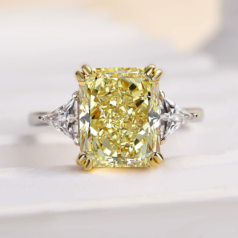 Ondariel 4 Carat Radiant Three-stone Sapphire Ring in 925 Silver