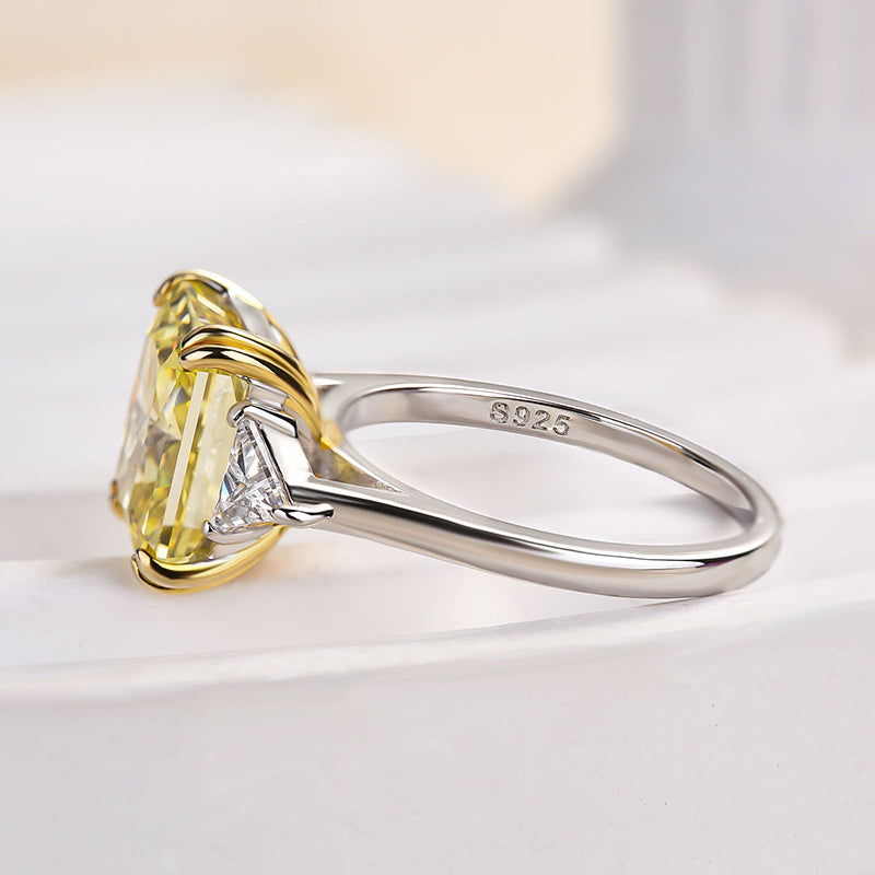 Ondariel 4 Carat Radiant Three-stone Sapphire Ring in 925 Silver