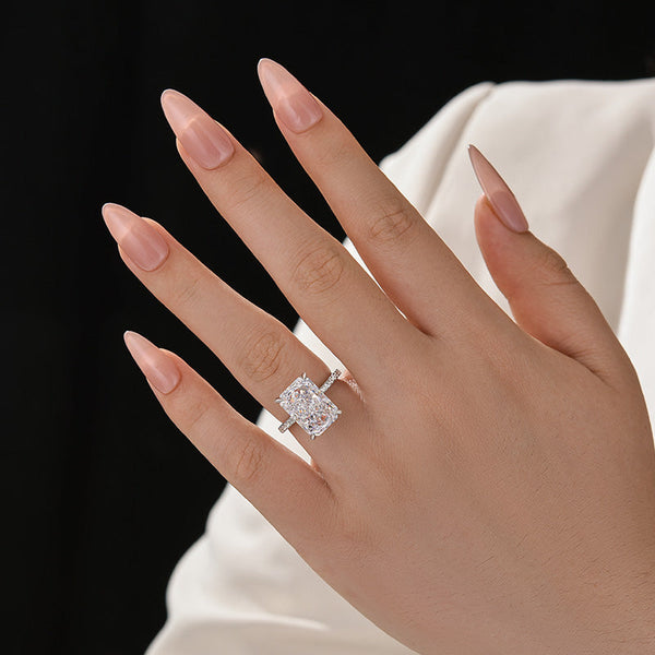 Kyselwen 7 Carat Radiant Solitaire Moissanite Ring in 925 Silver