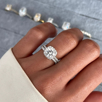 Pelenria 2 Carat Round Brilliant Halo Moissanite Ring Set in 925 Silver
