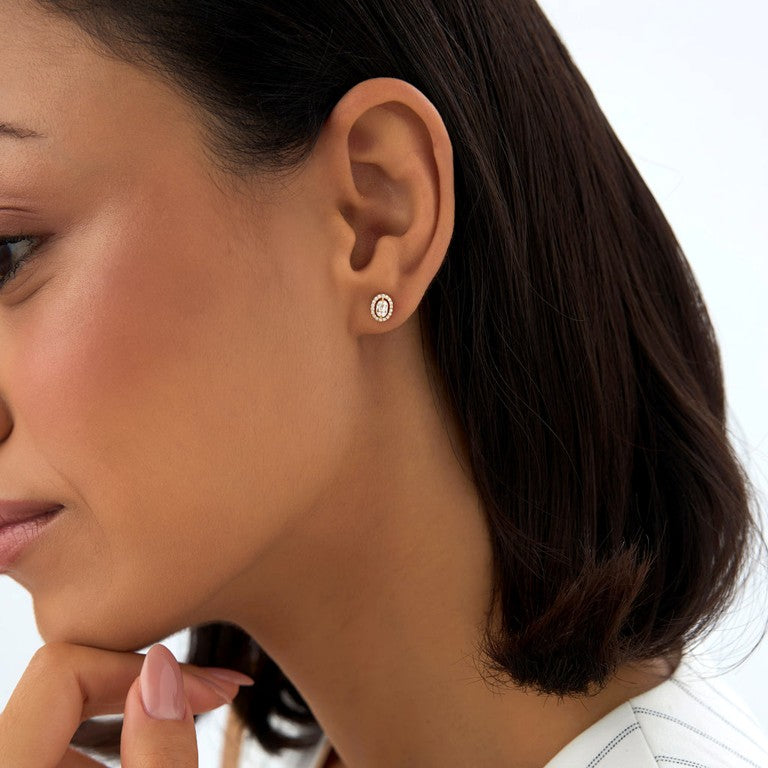 Diamond Baguette & Round Cut Stud Earrings | Women's 18k Gold Luxury Earrings | Natural Diamond | Round Brilliant Cut & Baguette Cut | Gift for Her