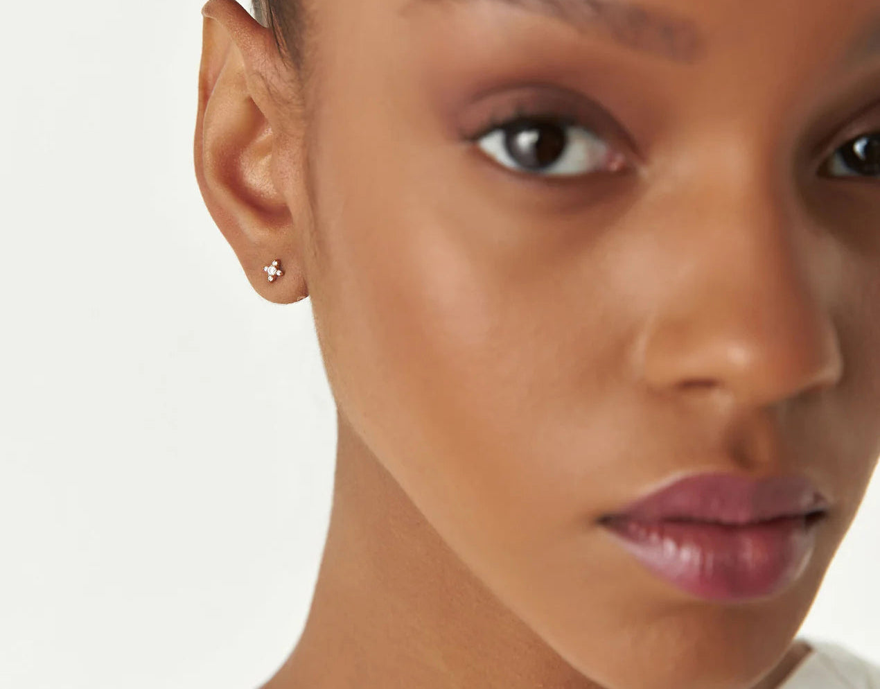 Diamond Crisscross Earrings | 18k Gold Studs with Round Brilliant Cut Natural Diamonds | Trendy Gift for Her & Him
