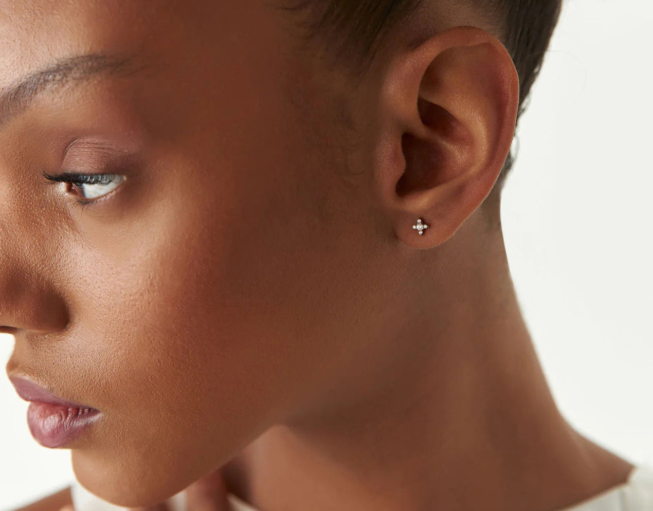 Diamond Crisscross Earrings | 18k Gold Studs with Round Brilliant Cut Natural Diamonds | Trendy Gift for Her & Him