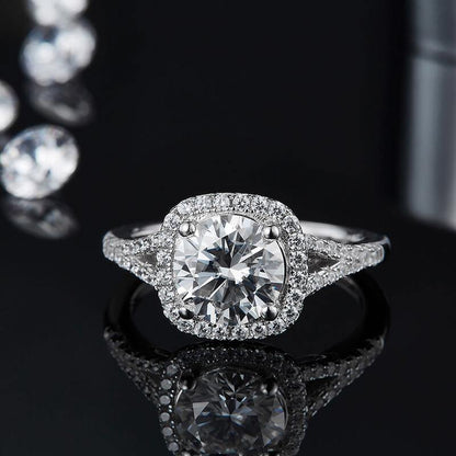 Pindriel 3 Carat Round Brilliant Halo Moissanite Ring in 925 Silver