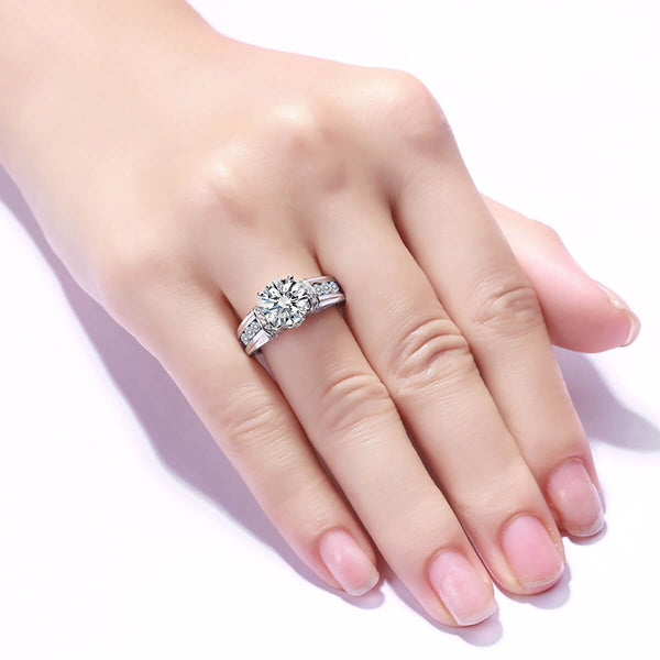 Qalithra 3 Carat Round Brilliant Solitaire Moissanite Ring in 925 Silver