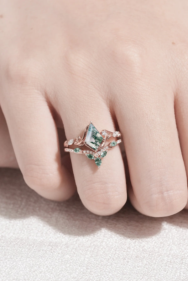 Quelindra 1.2 Carat Kite Stackable Moss Agate Ring Set in 925 Silver