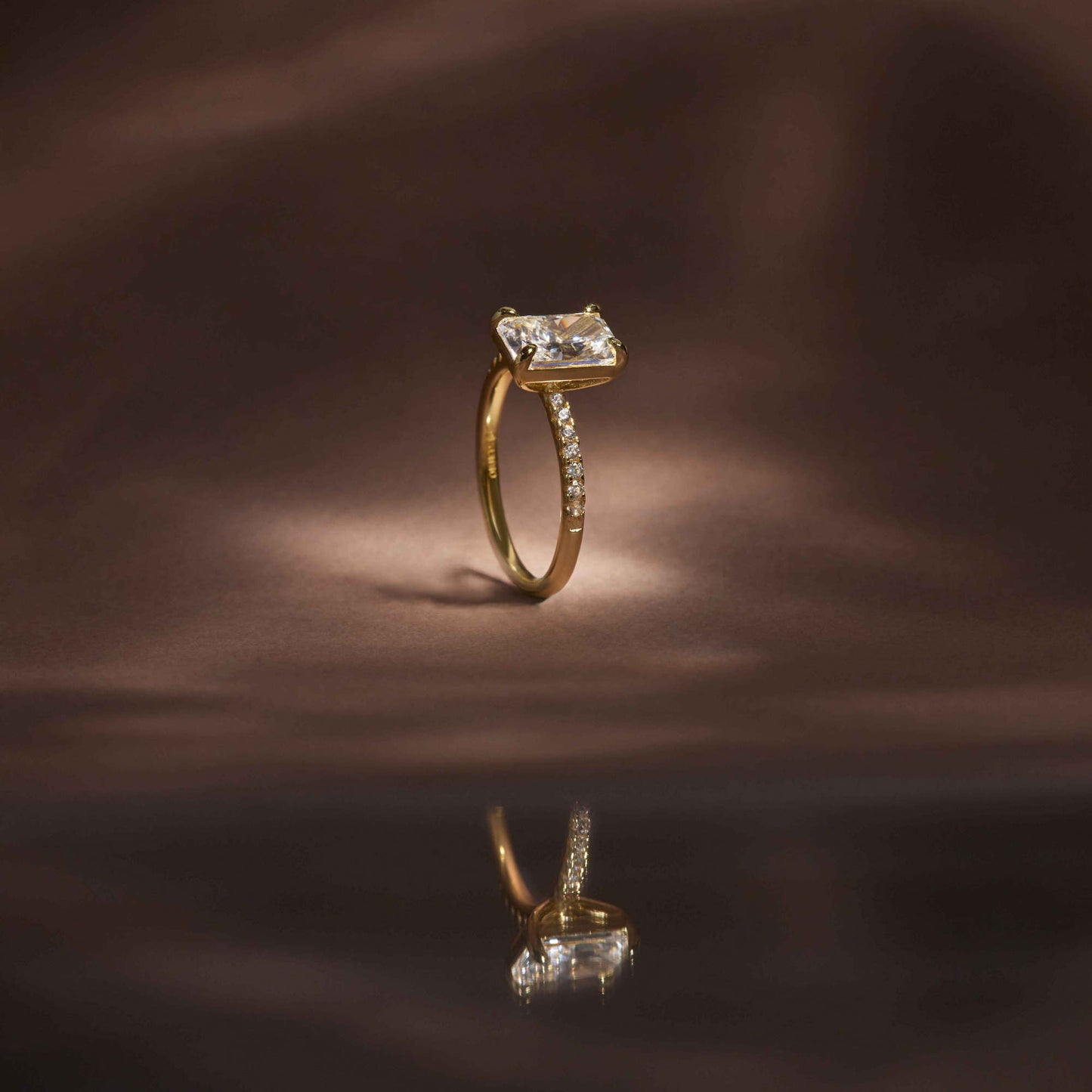 Yeloria 2.3 Carat Radiant Solitaire Moissanite Ring in 925 Silver