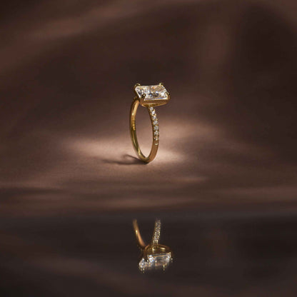Yeloria 2.3 Carat Radiant Solitaire Moissanite Ring in 925 Silver