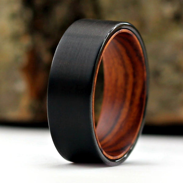 Yorielwen Band in Tungsten Carbide