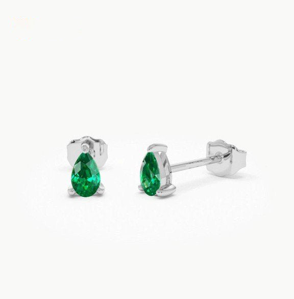 Zuriouura 0.3 Carat Moissanite Earrings