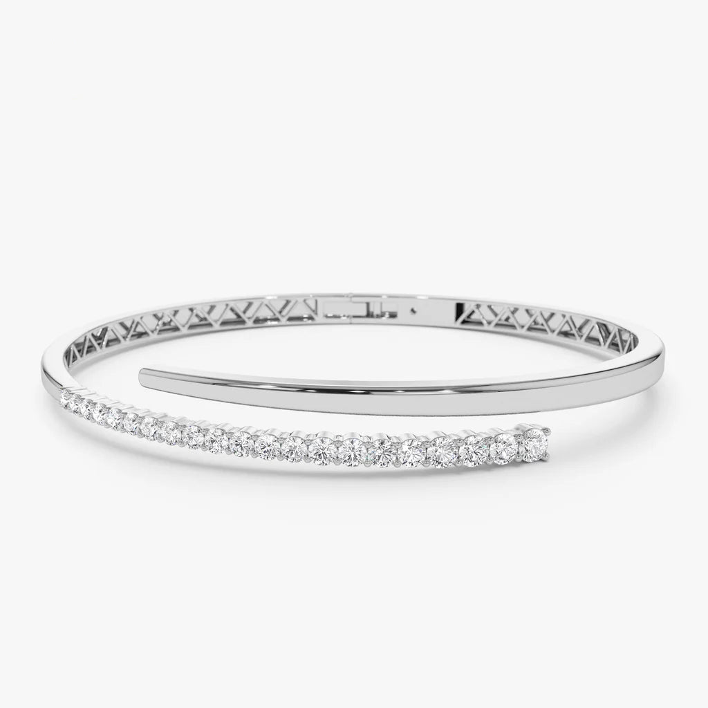 Zeaeanda 1.5 Carat Round Cuff Moissanite Bracelet