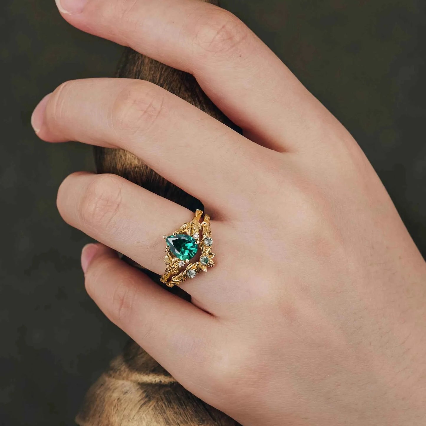 Gwenniel 1.3 Carat Pear Stackable Emerald Ring Set in 925 Silver