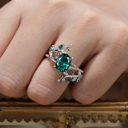 Onoriel 2 Carat Oval Stackable Emerald Ring Set in 18K Yellow Gold