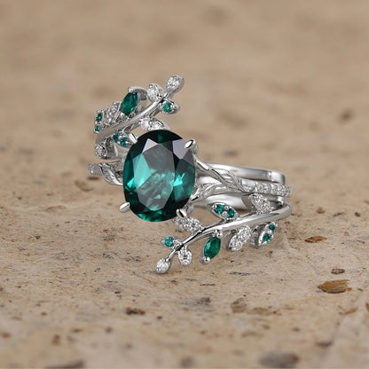 Onoriel 2 Carat Oval Stackable Emerald Ring Set in 18K Yellow Gold