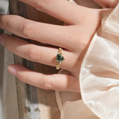 Orlynna 1 Carat Heart Solitaire Sapphire Ring in 18K Yellow Gold