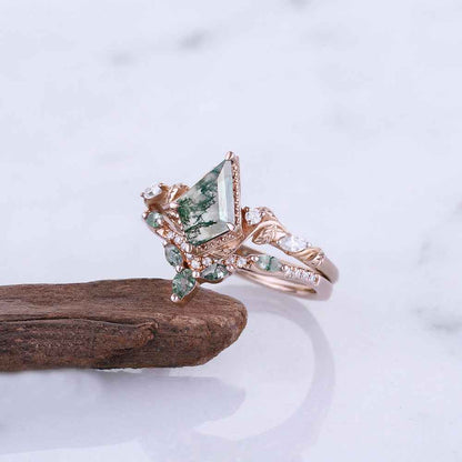Quelindra 1.2 Carat Kite Stackable Moss Agate Ring Set in 925 Silver