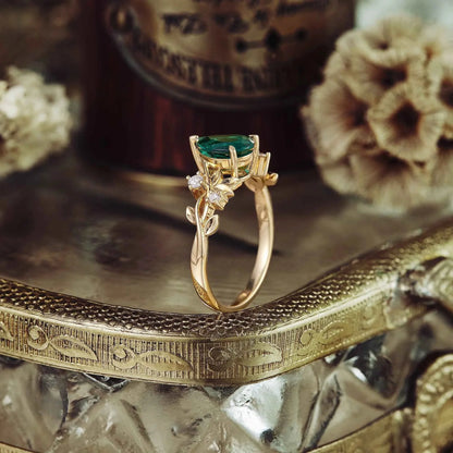 Wynoria 1.3 Carat Pear Solitaire Emerald Ring in 18K Yellow Gold