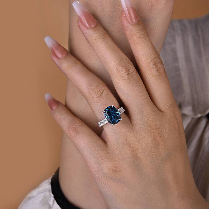 Sorenwen 0.5 Carat Round Brilliant Eternity Moissanite Band