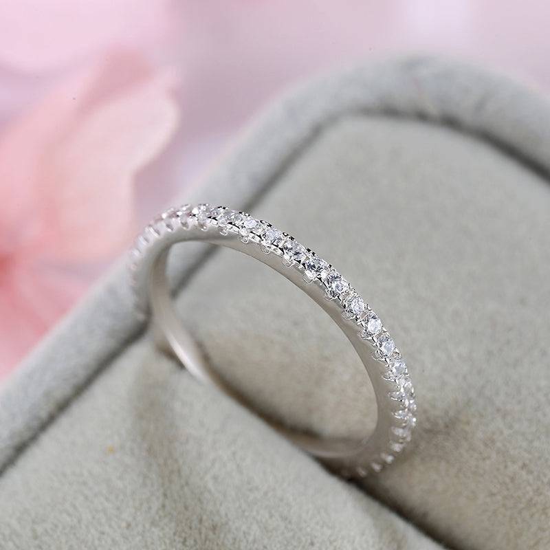 Sorenwen 0.5 Carat Round Brilliant Eternity Moissanite Band
