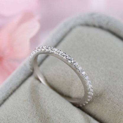 Sorenwen 0.5 Carat Round Brilliant Eternity Moissanite Band