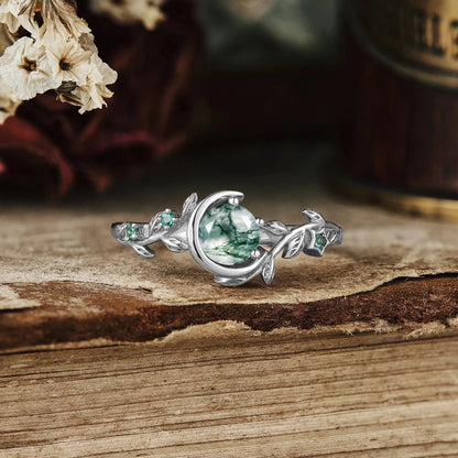 Qethriel Moss Agate Ring in 925 Silver