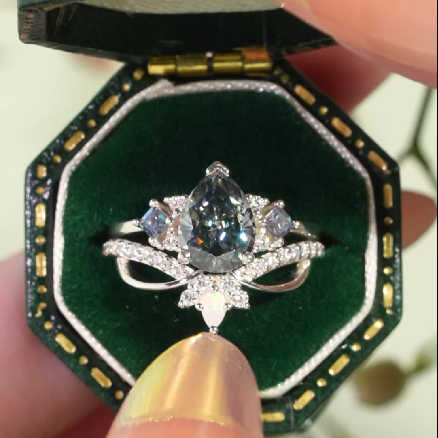 Meloriel 1 Carat Pear Stackable Alexandrite Ring Set in 925 Silver