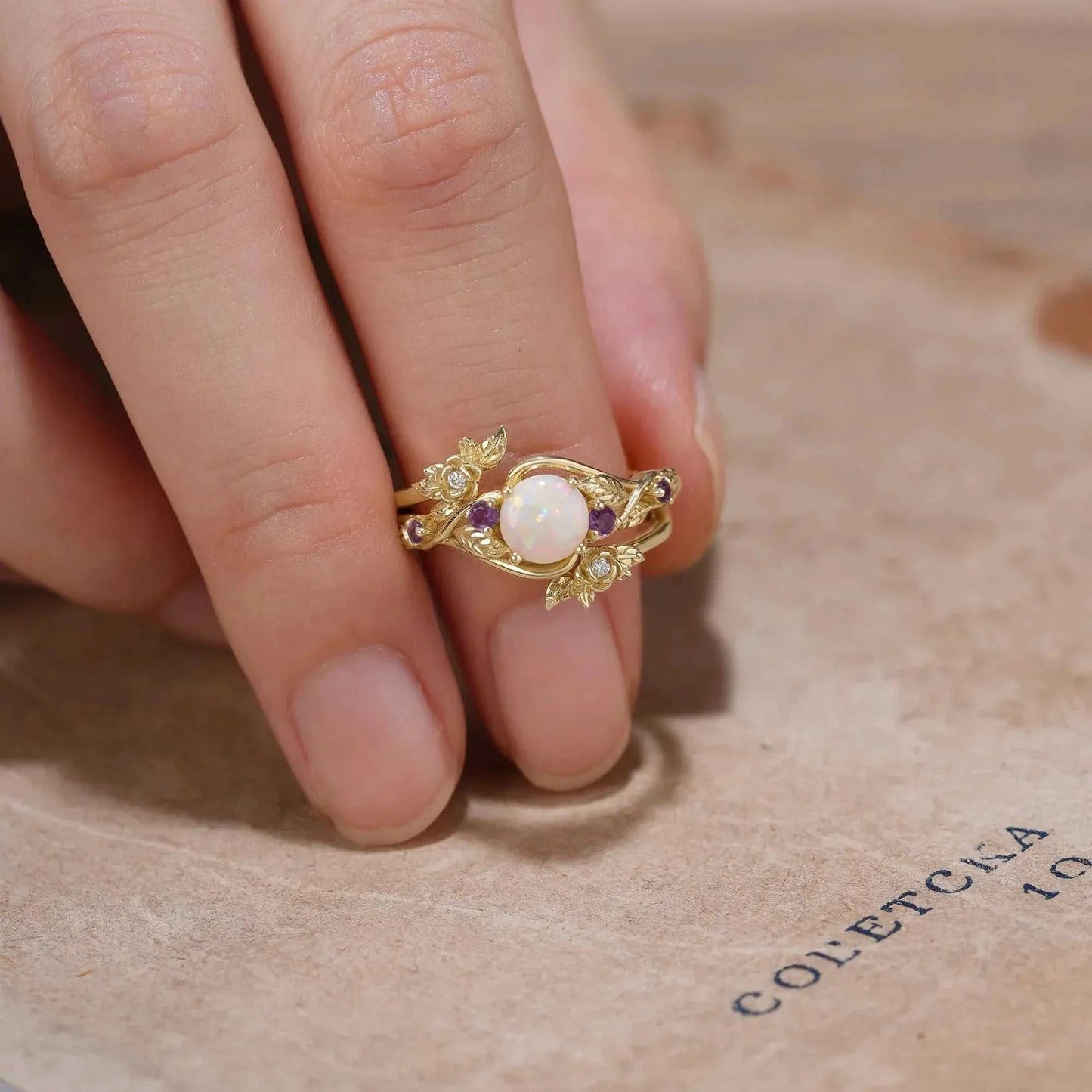 Nisilwen Opal Ring Set