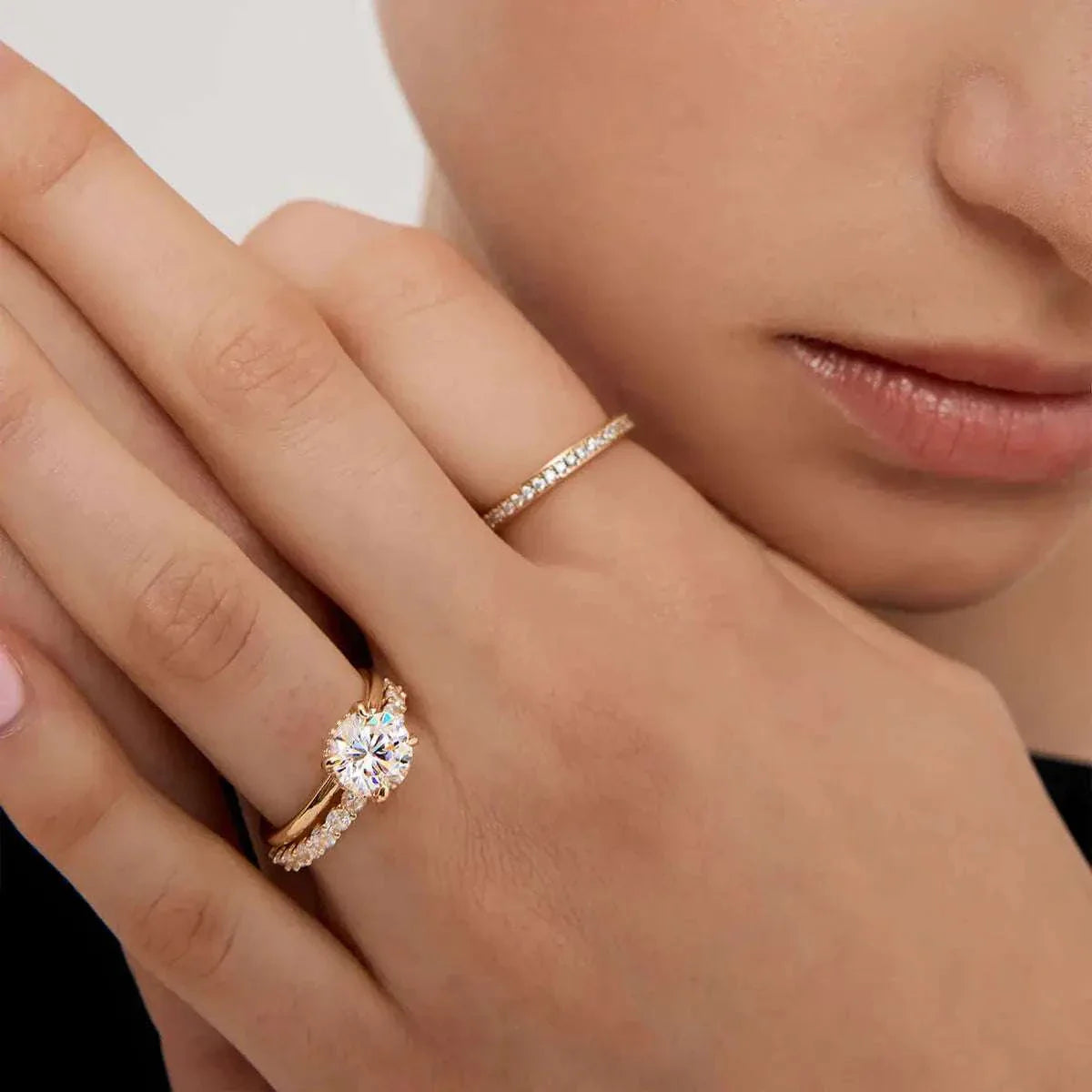 Zaelawen round moissanite solitaire ring with hidden halo on hand